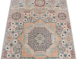 Close-up detail of New Mamluk rug from Pakistan showing Wool weave