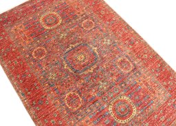 Central medallion detail of New Mamluk rug from Pakistan