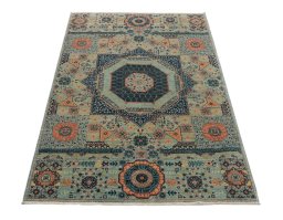 Surface texture of New Mamluk rug with natural Wool and intricate pattern