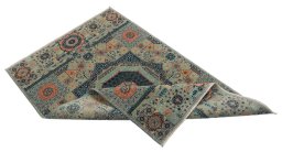 Central medallion detail of New Mamluk rug from Pakistan