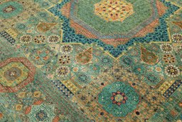Close-up detail of New Mamluk rug from Pakistan showing Wool weave