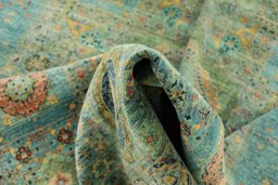 Corner detail of New Mamluk rug showing border pattern and Wool pile