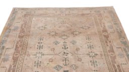 Surface texture of 1910s Antique Carpets rug with natural Wool and intricate pattern