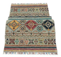 Central medallion detail of New Samarkand rug from Pakistan