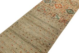 Central medallion detail of New Samarkand rug from Pakistan