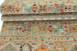 Corner detail of New Samarkand rug showing border pattern and Wool pile