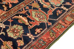 Central medallion detail of 1900s Antique Carpets rug from Iran / Persia