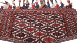 Central medallion detail of 1920s Antique Carpets rug from Uzbekistan