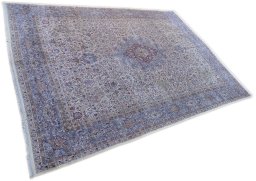 Surface texture of 1920s Antique Carpets rug with natural Wool and intricate pattern