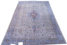 Central medallion detail of 1920s Antique Carpets rug from Iran / Persia