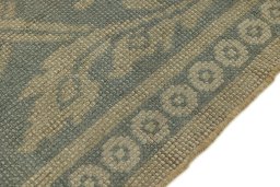 Central medallion detail of 1920s Antique Carpets rug from Spain