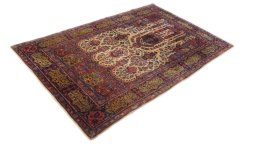 Close-up detail of 1920s Antique Carpets rug from Iran / Persia showing Wool weave