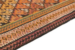 Central medallion detail of 1920s Kilim Antique rug from Iran / Persia