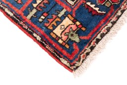 Central medallion detail of 1970s Semi-antique Carpets rug from Iran / Persia