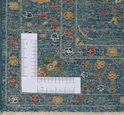 Corner detail of New Farahan rug showing border pattern and Wool pile