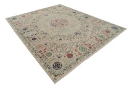 Corner detail of New Haj-jalili rug showing border pattern and Wool pile