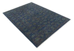 Corner detail of New Farahan rug showing border pattern and Wool pile