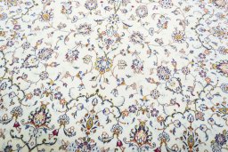 Close-up detail of New Kashan rug from Iran / Persia showing Wool weave