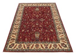Surface texture of New Farahan rug with natural Wool and intricate pattern