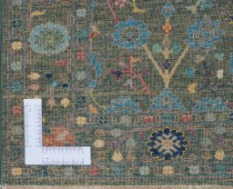 Corner detail of New Farahan rug showing border pattern and Wool pile