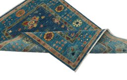 Central medallion detail of New Farahan rug from Pakistan