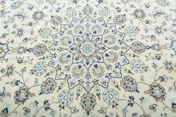 Central medallion detail of New Kashan rug from Iran / Persia
