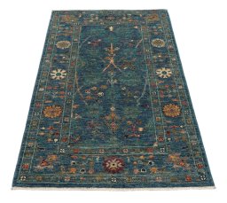 Surface texture of New Farahan rug with natural Wool and intricate pattern