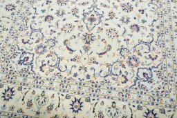 Close-up detail of New Kashan rug from Iran / Persia showing Wool weave
