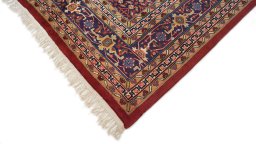 Backside of handmade 1970s Bijar rug showing knot structure and weave density