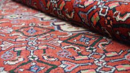 Close-up detail of New Bijar rug from Iran / Persia showing Wool weave