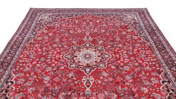 Surface texture of 1950s Bijar rug with natural Wool and intricate pattern