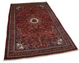 Corner detail of 1970s Bijar rug showing border pattern and Wool pile