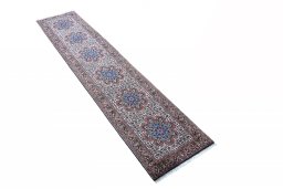 Close-up detail of New Bijar rug from Iran / Persia showing Cork weave
