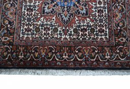 Close-up detail of New Bijar rug from Iran / Persia showing Cork weave