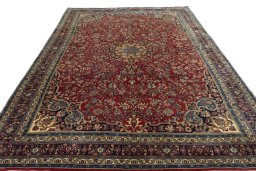 Surface texture of 1970s Bijar rug with natural Wool and intricate pattern