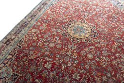 Backside of handmade 1970s Bijar rug showing knot structure and weave density