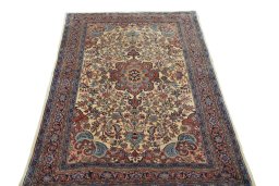 Surface texture of 2000s Bijar rug with natural Wool and intricate pattern