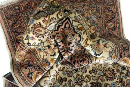 Surface texture of New Bijar rug with natural Wool and intricate pattern