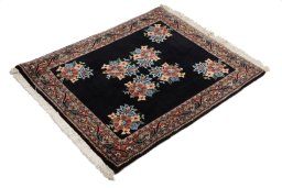 Corner detail of New Bijar rug showing border pattern and Wool pile