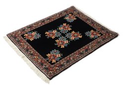 Close-up detail of New Bijar rug from Iran / Persia showing Wool weave