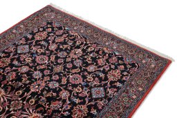 Surface texture of New Bijar rug with natural Wool and intricate pattern
