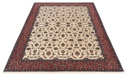 Surface texture of New Bijar rug with natural Wool and intricate pattern