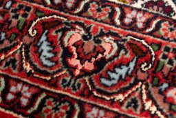 Surface texture of New Bijar rug with natural Wool and intricate pattern
