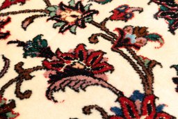 Surface texture of New Bijar rug with natural Wool and intricate pattern