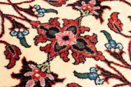 Surface texture of New Bijar rug with natural Wool and intricate pattern
