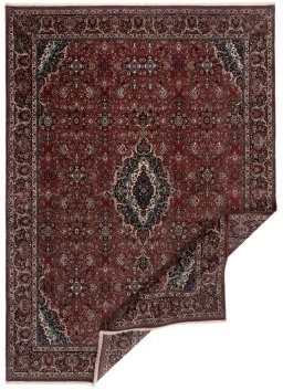 Close-up detail of New Bijar rug from Iran / Persia showing Wool weave