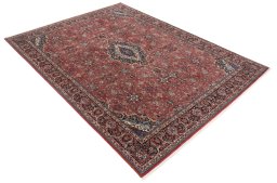 Surface texture of New Bijar rug with natural Wool and intricate pattern