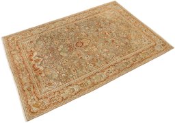 Corner detail of 1930s Ghazvin rug showing border pattern and Wool pile