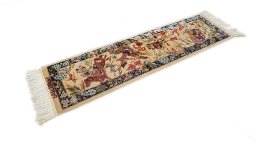 Corner detail of New Ghom rug showing border pattern and Silk pile