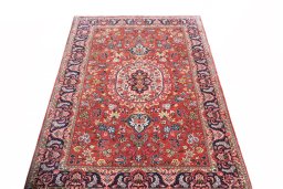 Surface texture of New Ghom rug with natural Cork and intricate pattern